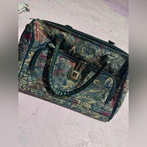 Vintage Leisure 70s Floral Carry On Bag